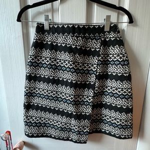 Geometric pattern skirt